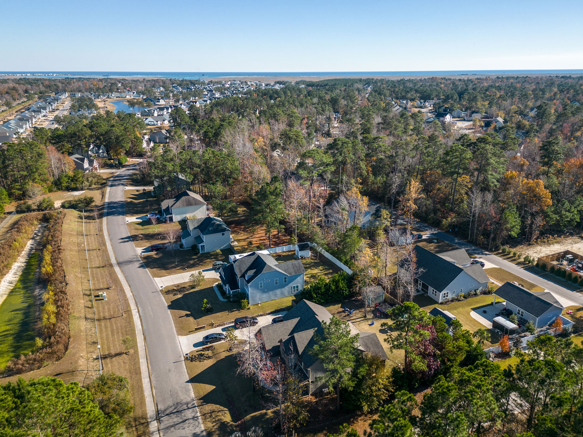 Residential community (Majestic Oaks) – aerial view